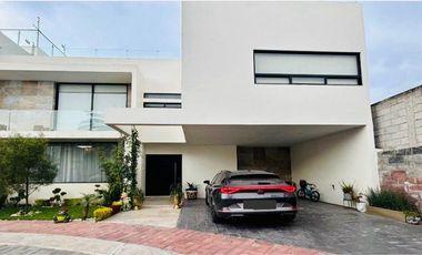 Exclusiva Casa con Roof Garden y Jacuzzi en Privada de Alta Plusvalía