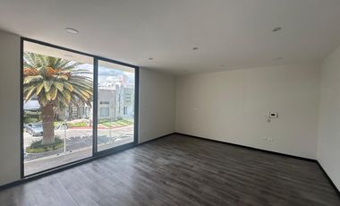 Exclusiva Casa con Roof Garden y Jacuzzi en Privada de Alta Plusvalía