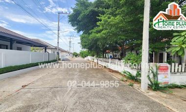 ที่ดินพร้อมบ้านเดี่ยวชั้นเดียวติดโครงการทรอปิคอลเลควิว อำเภอชะอำ เพชรบุรี เนื้อที่ 61 ตารางวา