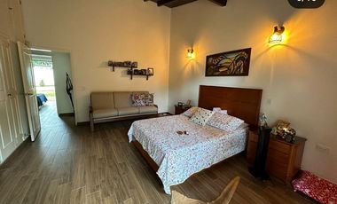 Casa Lote a la Venta en Lagos del Cacique