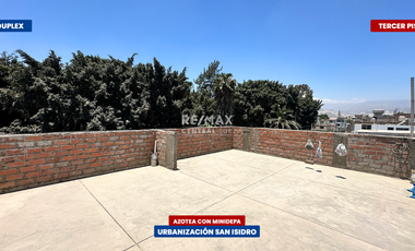 EDIFICIO MULTIFAMILIAR FRENTE A PARQUE - SAN ISIDRO (ICA)