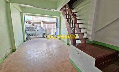 For sale 2-story townhouse, Sakon Nakhon, Mueang District, area 22.2 sq m, 3 bedrooms, urgent sale 790,000 bath.