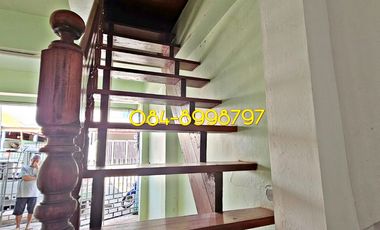 For sale 2-story townhouse, Sakon Nakhon, Mueang District, area 22.2 sq m, 3 bedrooms, urgent sale 790,000 bath.