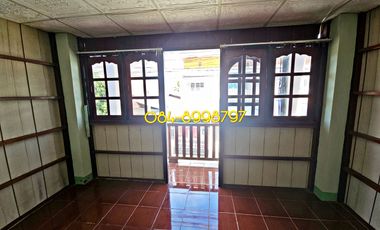 For sale 2-story townhouse, Sakon Nakhon, Mueang District, area 22.2 sq m, 3 bedrooms, urgent sale 790,000 bath.