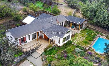 Leon Propiedades vende casa en condominio sector Miraflores, Curacaví.