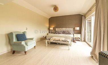 Leon Propiedades vende casa en condominio sector Miraflores, Curacaví.