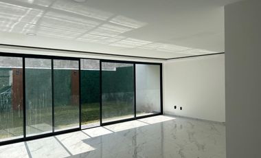 Vive en Zona Plateada: Casa Exclusiva con Amplias Áreas y Alta Plusvalía