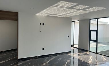 Vive en Zona Plateada: Casa Exclusiva con Amplias Áreas y Alta Plusvalía