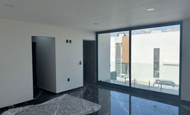 Vive en Zona Plateada: Casa Exclusiva con Amplias Áreas y Alta Plusvalía