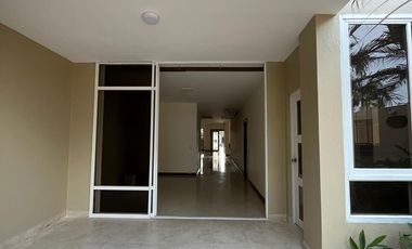 Samborondón, Alquilo Excelente Casa de 6 dormitorios