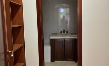 Samborondón, Alquilo Excelente Casa de 6 dormitorios