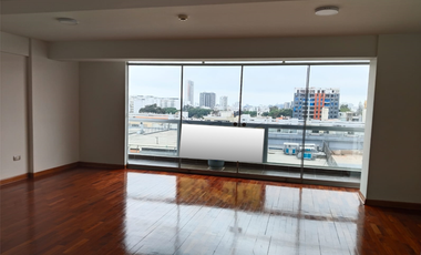 Luminoso departamento de 3 dormitorios en Surquillo - venta