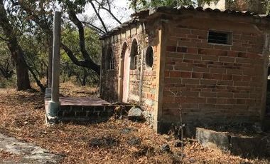 Terreno en venta de 1408m2 a 5 minutos de Tepoztlán, Edo. Morelos.