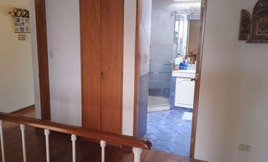 VENDO HERMOSA CASA CON JARDINES Y PISCINA EN SAN ISIDRO Y CERCA A LA AV. JAVIER PRADO