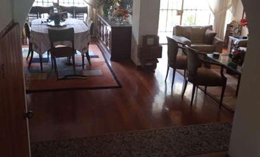 VENDO HERMOSA CASA CON JARDINES Y PISCINA EN SAN ISIDRO Y CERCA A LA AV. JAVIER PRADO
