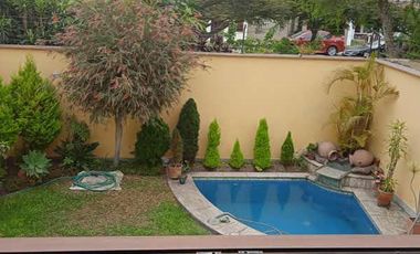 VENDO HERMOSA CASA CON JARDINES Y PISCINA EN SAN ISIDRO Y CERCA A LA AV. JAVIER PRADO