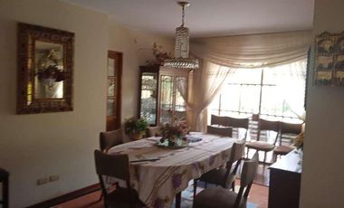 VENDO HERMOSA CASA CON JARDINES Y PISCINA EN SAN ISIDRO Y CERCA A LA AV. JAVIER PRADO