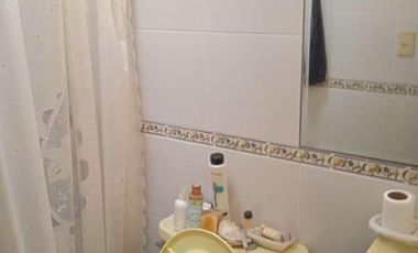 VENDO HERMOSA CASA CON JARDINES Y PISCINA EN SAN ISIDRO Y CERCA A LA AV. JAVIER PRADO
