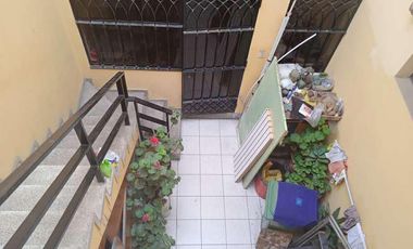 VENDO HERMOSA CASA CON JARDINES Y PISCINA EN SAN ISIDRO Y CERCA A LA AV. JAVIER PRADO