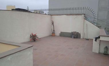 VENDO HERMOSA CASA CON JARDINES Y PISCINA EN SAN ISIDRO Y CERCA A LA AV. JAVIER PRADO