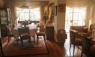 VENDO HERMOSA CASA CON JARDINES Y PISCINA EN SAN ISIDRO Y CERCA A LA AV. JAVIER PRADO