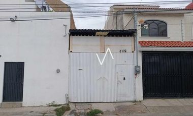 Bodega en Venta en Jardines de Santa Isabel.