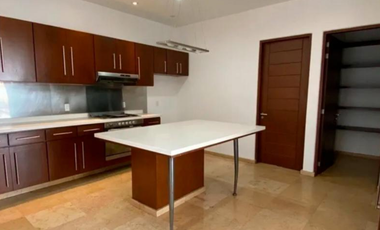 CASA EN VENTA EN JURIQUILLA