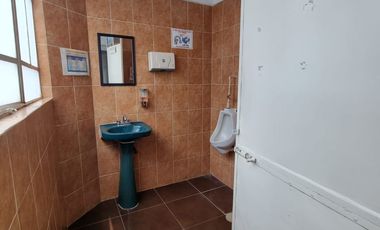 SE RENTA OFICINA EN LA COL. JARDIN BALBUENA