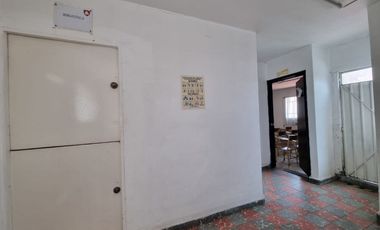 SE RENTA OFICINA EN LA COL. JARDIN BALBUENA