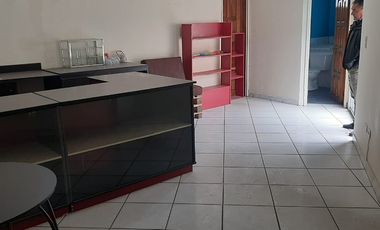 OPORTUNIDAD, en PIFO vendo Propiedad con 3 locales en varios ambientes, estacionamientos