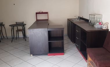 OPORTUNIDAD, en PIFO vendo Propiedad con 3 locales en varios ambientes, estacionamientos