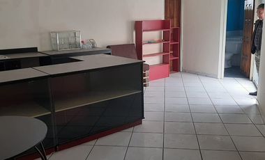 OPORTUNIDAD, en PIFO vendo Propiedad con 3 locales en varios ambientes, estacionamientos