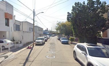ULTIMA CASA EN VENTA DE RECUPERACION BANCARIA EN JARDINES ALCALDE, GUADALAJARA, JALISCO