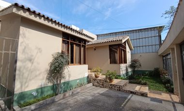 Casa Como Terreno O Inversionistas Que Desean Ampliar Su Negocio En Santiago de Surco
