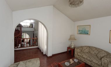 Casa Como Terreno O Inversionistas Que Desean Ampliar Su Negocio En Santiago de Surco