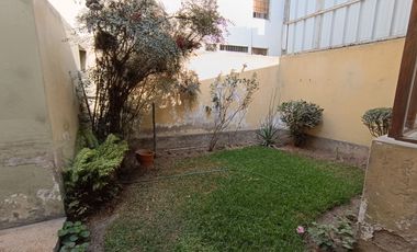 Casa Como Terreno O Inversionistas Que Desean Ampliar Su Negocio En Santiago de Surco