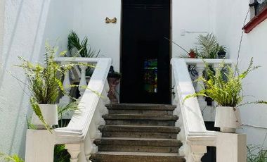 Venta casa antigua en Col. Roma Norte: 570m2, 3 recámaras, 5 baños, 4 estac.