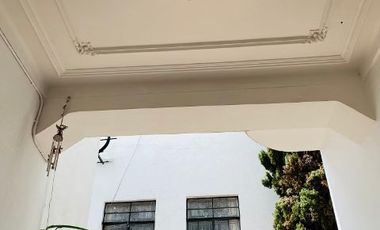 Venta casa antigua en Col. Roma Norte: 570m2, 3 recámaras, 5 baños, 4 estac.