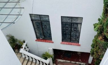 Venta casa antigua en Col. Roma Norte: 570m2, 3 recámaras, 5 baños, 4 estac.
