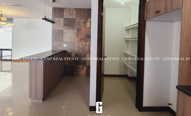 CASA EN VENTA EN BOSQUES DEL VALLE CON PATIO AMPLIO