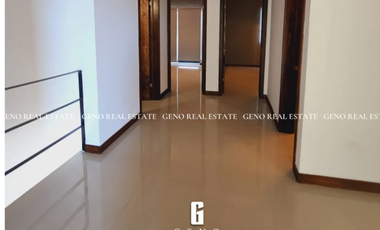 CASA EN VENTA EN BOSQUES DEL VALLE CON PATIO AMPLIO