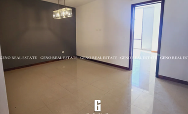 CASA EN VENTA EN BOSQUES DEL VALLE CON PATIO AMPLIO