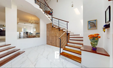CASA EN VENTA EN QUINTAS DEL SOL REMODELADA Y CON VESTIDOR AMPLIO