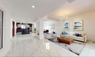 CASA EN VENTA EN QUINTAS DEL SOL REMODELADA Y CON VESTIDOR AMPLIO