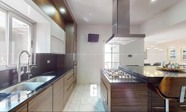 CASA EN VENTA EN QUINTAS DEL SOL REMODELADA Y CON VESTIDOR AMPLIO