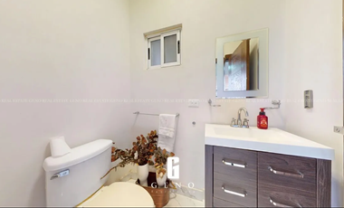 CASA EN VENTA EN QUINTAS DEL SOL REMODELADA Y CON VESTIDOR AMPLIO