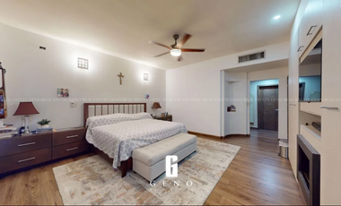 CASA EN VENTA EN QUINTAS DEL SOL REMODELADA Y CON VESTIDOR AMPLIO