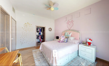 CASA EN VENTA EN QUINTAS DEL SOL REMODELADA Y CON VESTIDOR AMPLIO