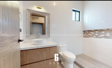 CASA EN VENTA EN BOSQUE REAL CON ACABADOS MODERNOS