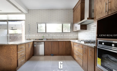 CASA EN VENTA EN BOSQUES DEL VALLE CON ESPACIOS AMPLIOS